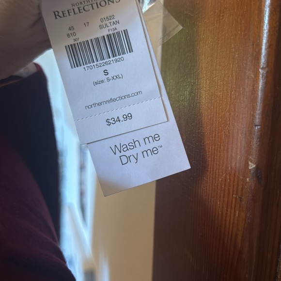 NWt northern reflections size small Women's Burgundy Top - Picture 5 of 6